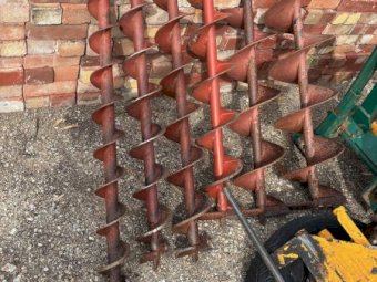 Munro Fencing Machine