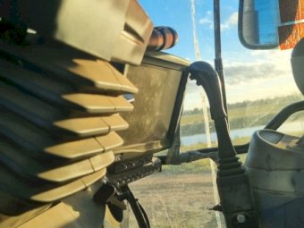 Massey Ferguson 6475 Tractor with FEL