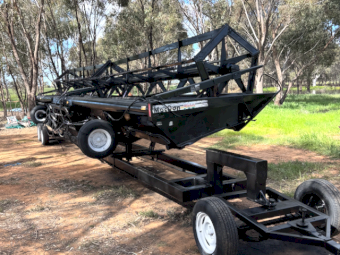 36ft MacDon Front with Leith Bogie Comb Trailer