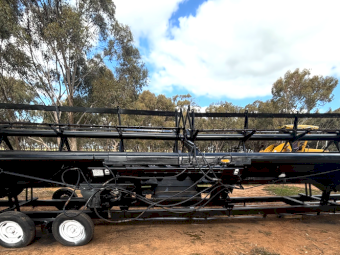 36ft MacDon Front with Leith Bogie Comb Trailer