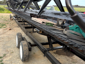 36ft MacDon Front with Leith Bogie Comb Trailer