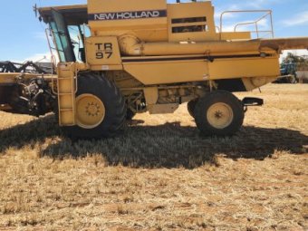 New Holland TR97 Header with Front and Trailer