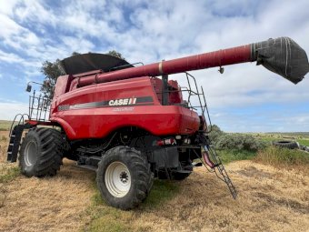 Case IH 6088 Header With 2152 35Ft Front And Trailer