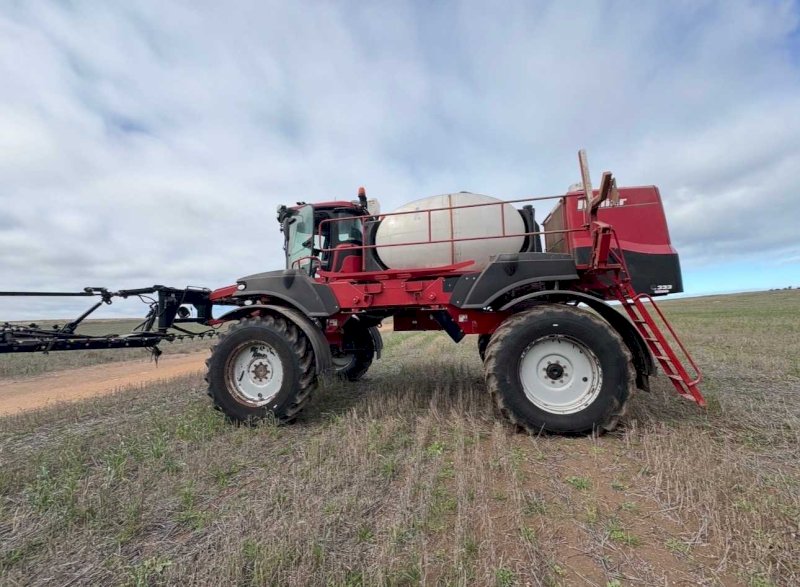 Miller Nitro 5333 Self Propelled Sprayer