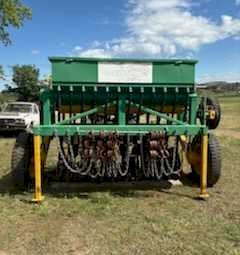 Rock Hoppa 12 Row Disc Seeder