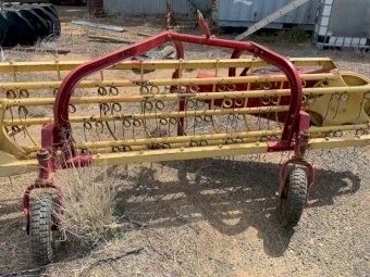 New Holland 57 Rolabar Rake
