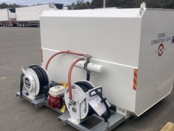 4500L Red Dog Truck Mounted Diesel Tank
