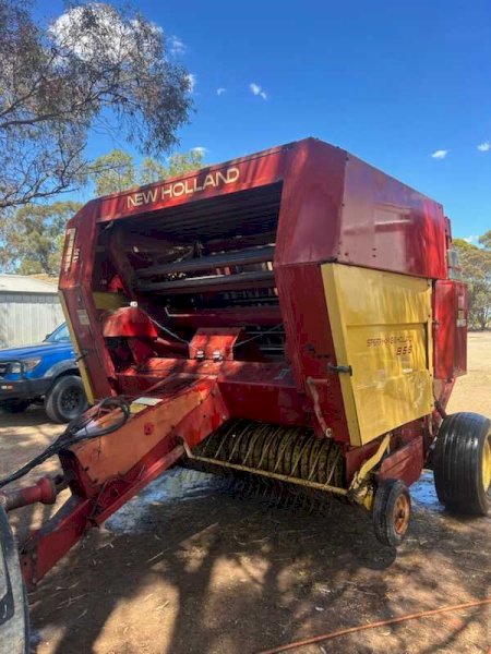 New Holland 855 Round Baler