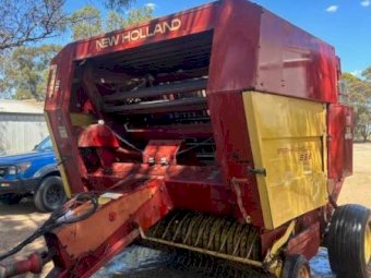 New Holland 855 Round Baler