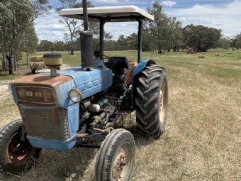 Ford 2000 Tractor