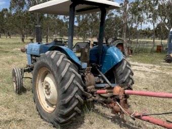 Ford 2000 Tractor