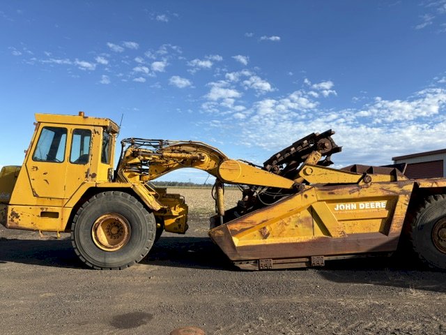1982 John Deere 862 Scraper