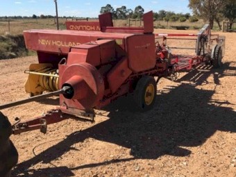 Small Square Baler With Grab And Accumulator