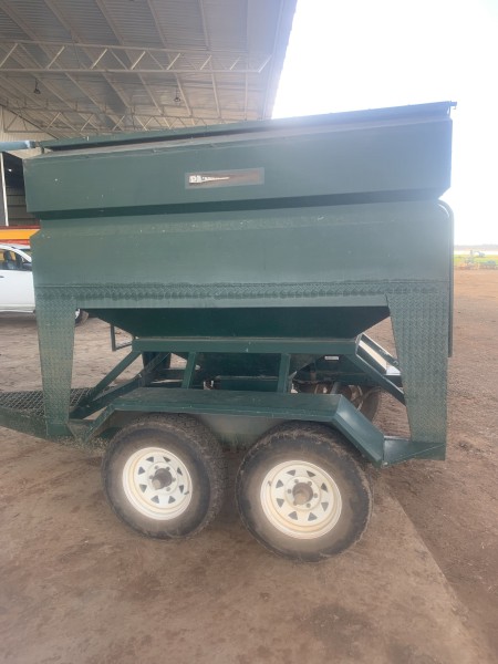 Paton Feed Out Wagon 