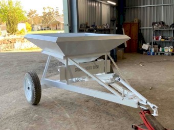 Crump Kurrajong 1000 Fertilizer Spreader