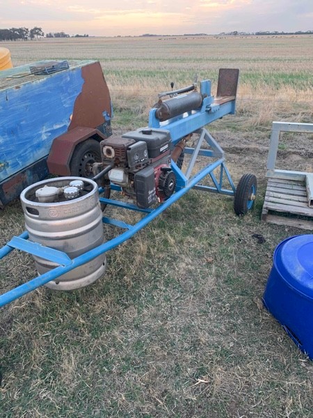Wood splitter