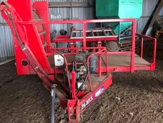 2017 WMI Pa-Mick Feed Out Cart