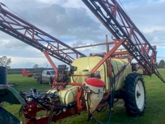 2002 Hardi 4228 Boom Spray
