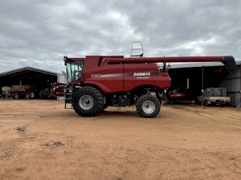 2010 Case Header 7120 with 2152 40’ McDon Front