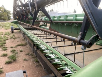 John Deere 925D Draper Front