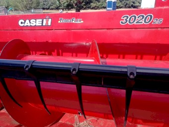 Case IH 3020 Header front