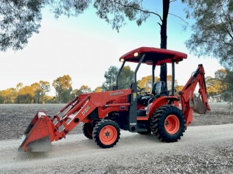 Kubota B26 Tractor / Industrial Compact Bakchoe