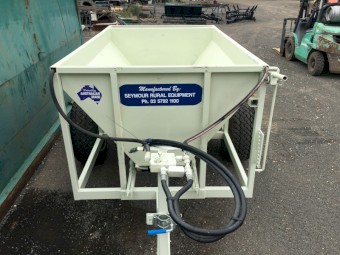 Seymour 1 1/2 Ton Spreader