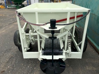 Seymour 1 1/2 Ton Spreader