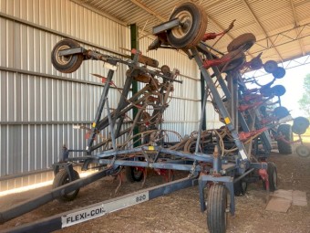 1999 Flexicoil 820 10m Cultivator