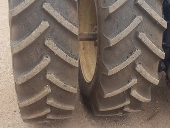 1998 Ford NH 8970 Tractor
