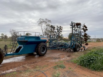 2005 Forward 46ft Airseeder 7000lt Cart