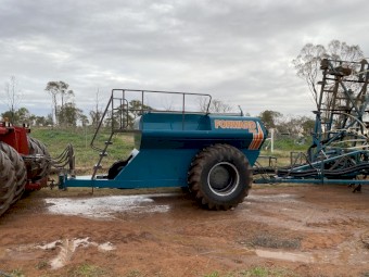 2005 Forward 46ft Airseeder 7000lt Cart