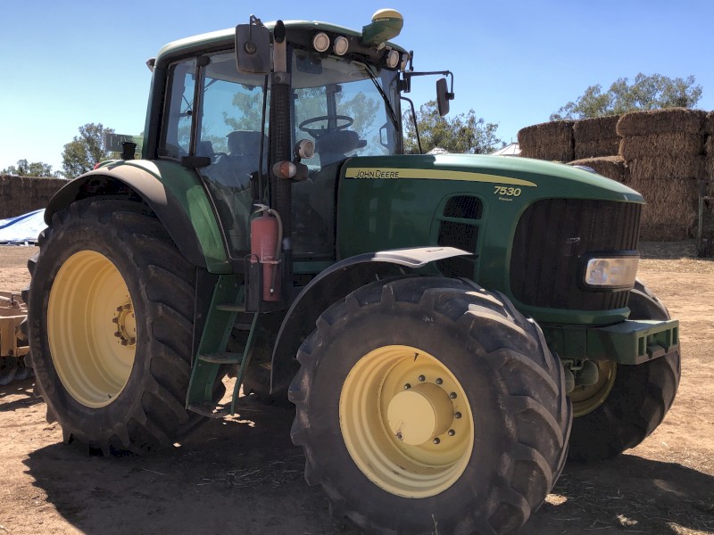 Under Auction - (A158)  John Deere 7530 Premium IVT 50km Autotrac Ready 