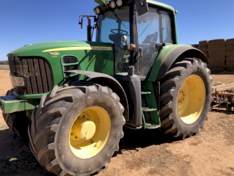 Under Auction - (A158)  John Deere 7530 Premium IVT 50km Autotrac Ready 