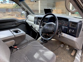 2004 Ford F250 4x4 Single Cab Tray Back