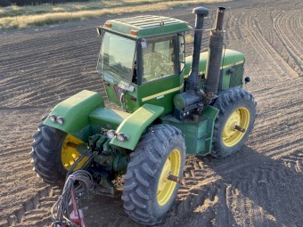 John Deere 8450 Tractor
