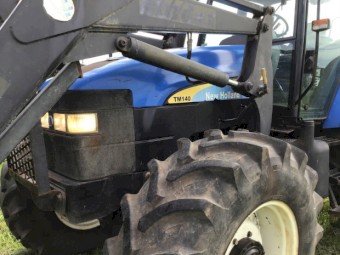 New Holland TM 140