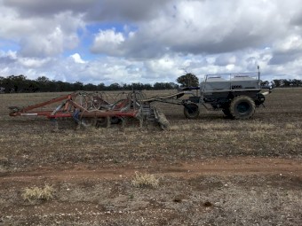 Gason 5100 and 1850 air cart