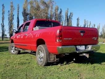 Dodge Ram 2500 4X4 Megacab 2006