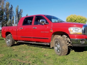 Dodge Ram 2500 4X4 Megacab 2006