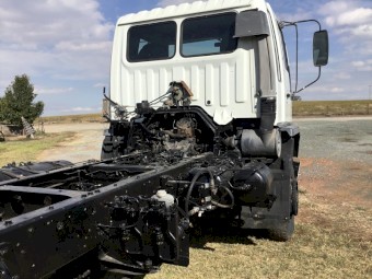 2001 Hino GT Truck
