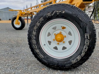 HAY RAKE, 11 wheel inline.