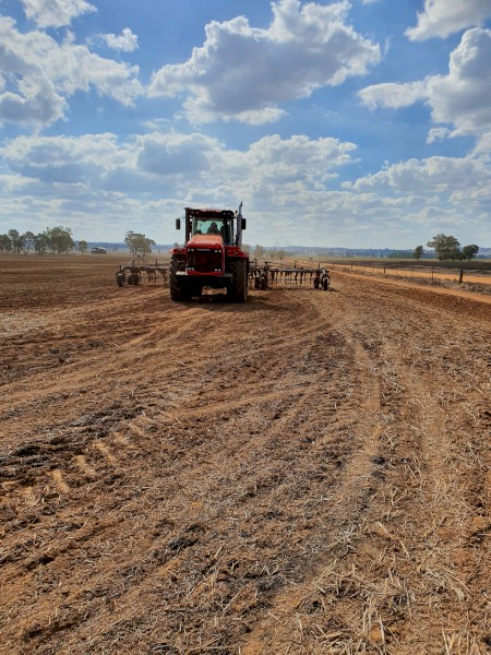 Kirovets K-7M 420 hp Standard 4WD Tractor