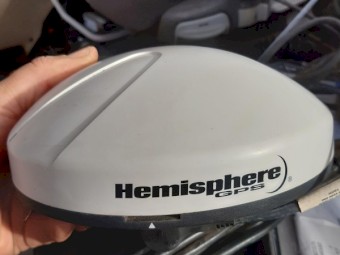 Outback STX Screen & Hemisphere Receiver with all wiring
