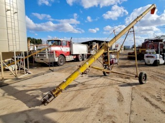 25' x 8" Mobilco Auger