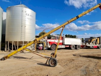 25' x 8" Mobilco Auger