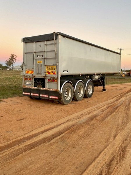 2017 Rhino Smoothbulk TOA 34'x6' Tipper Trailer