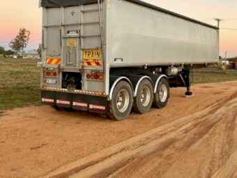 2017 Rhino Smoothbulk TOA 34'x6' Tipper Trailer