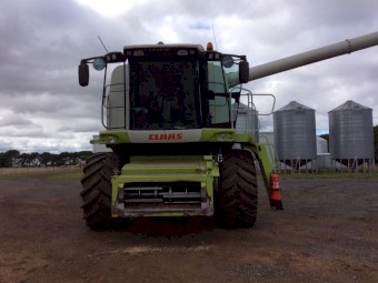 2006 Claas Lexion 560 with MacDon 962 Draper & Agware Canola Pick-up