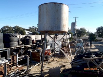 Fuel tank and stand